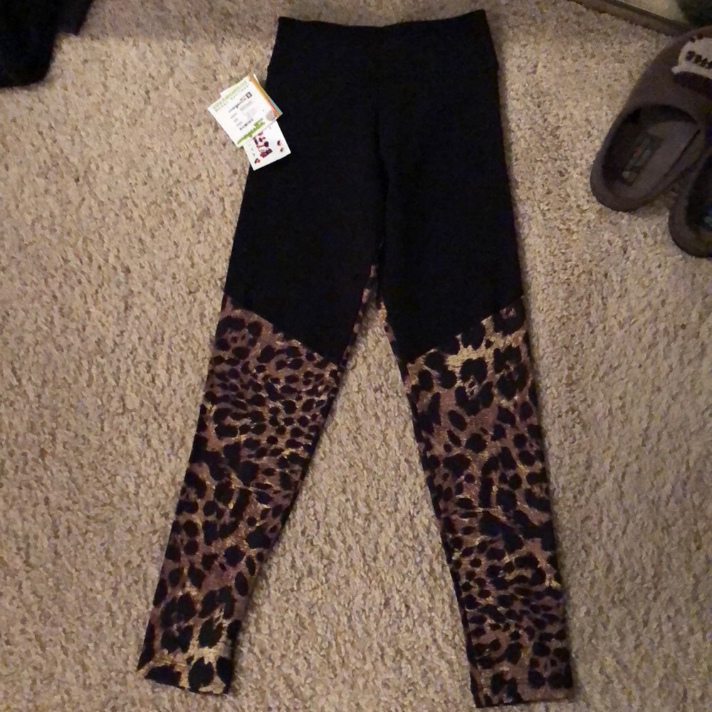Cheetah margarita daisy activewear leggings!
